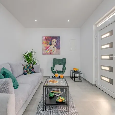 Apartment Asi For 4 Spalato