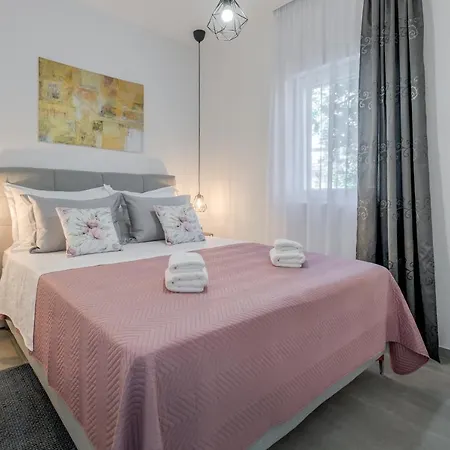 Apartment Asi For 4